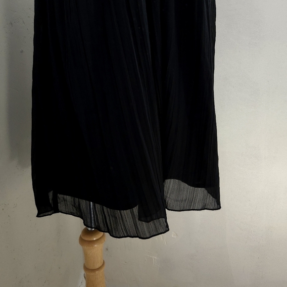 Abercrombie & Fitch | Black Spaghetti Strap Tank Top - Picture 4 of 11